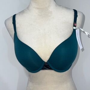NWT Victoria’s Secret t-shirt push up bra